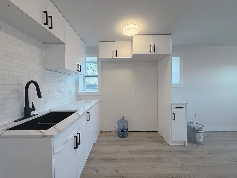 22 Grant Ave — Photo 16