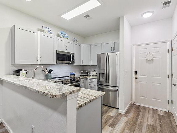 3rd image of 1310 River Oaks Dr. #2-D