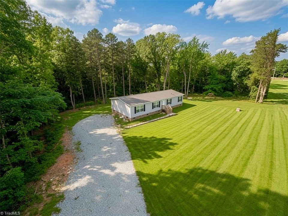 1st image of 810 Hatchett Rd