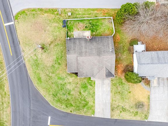 3rd image of 2601 Druid Hill Dr