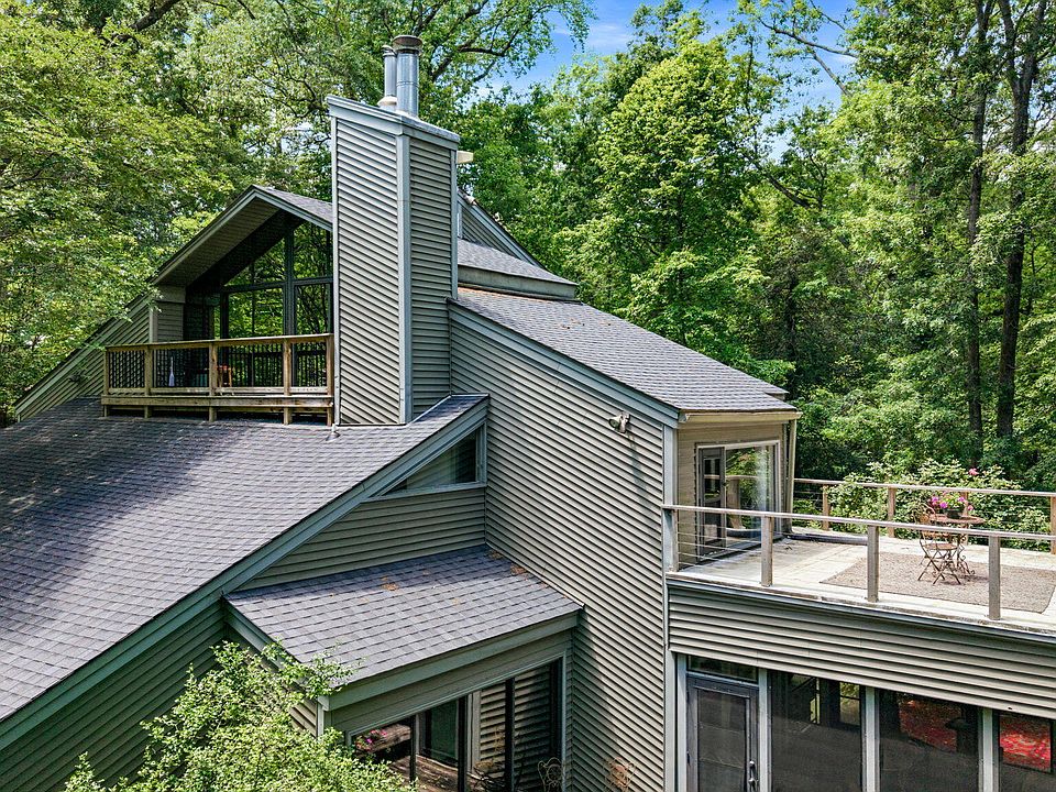 1st image of 127 Hampton Drive