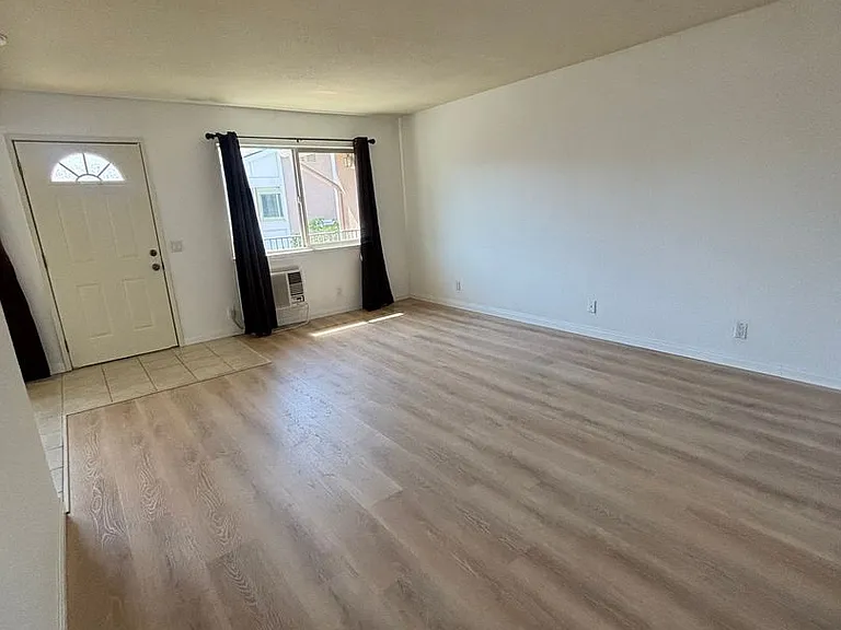 395 Sierra St #X — Photo 2