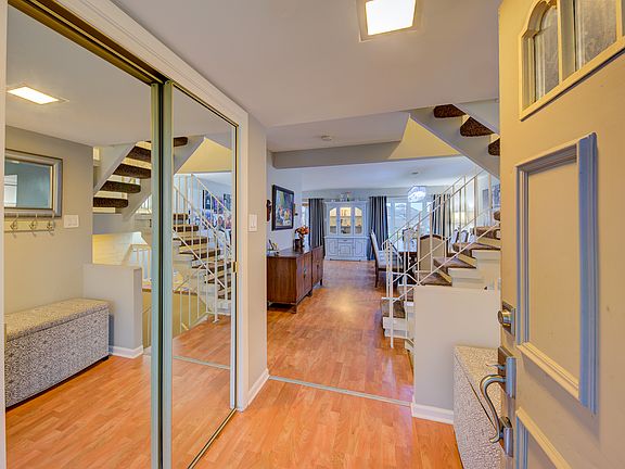 4th image of 8269 Stonehenge Dr