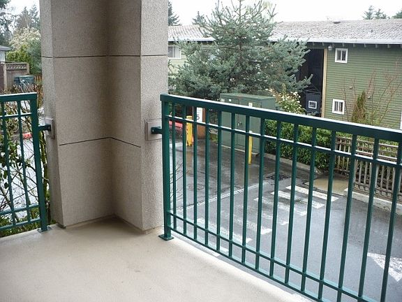 5th image of 12224 NE 8th St APT 112