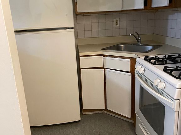 2nd image of 1049 Bryant Ave Floor 1