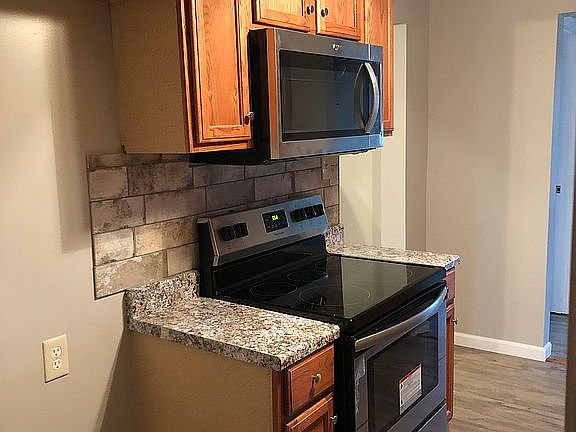 New stainless stove/microwav