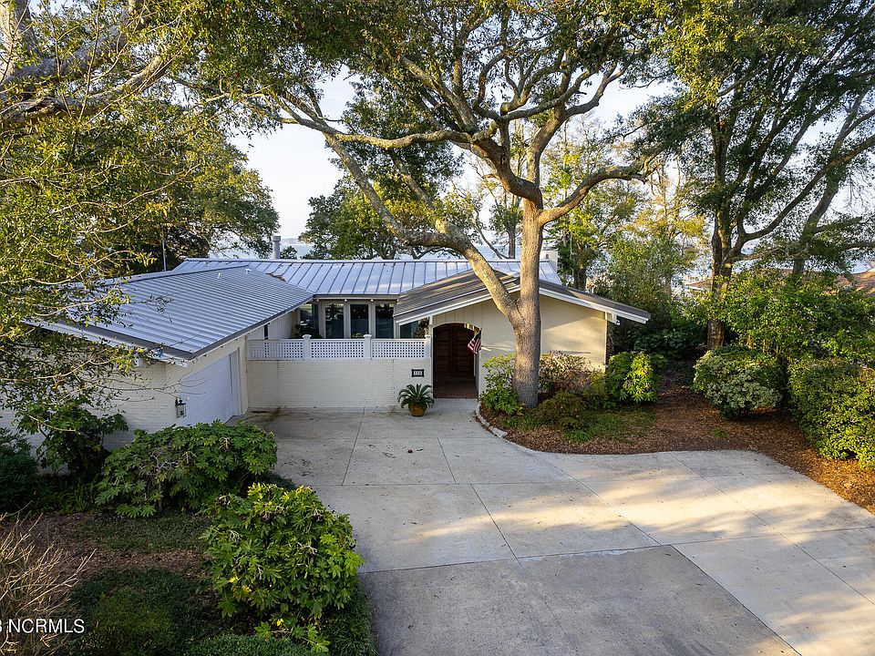 226 Oakleaf Drive, Pine Knoll Shores, NC 28512 | Zillow
