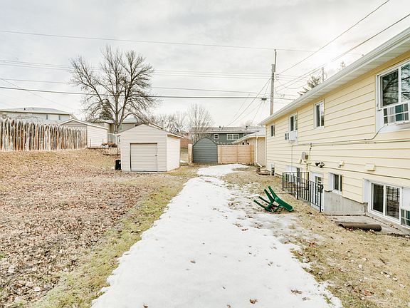 5th image of 1608 Harmon Ave