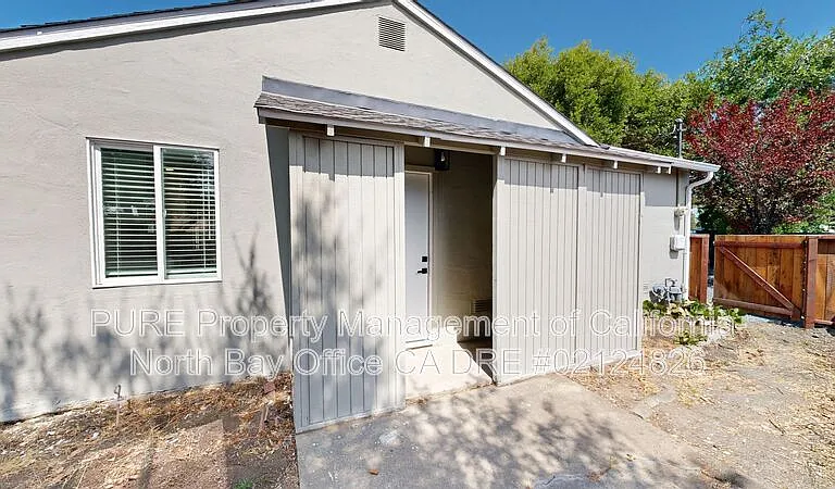 480 Washington Ct — Photo 9
