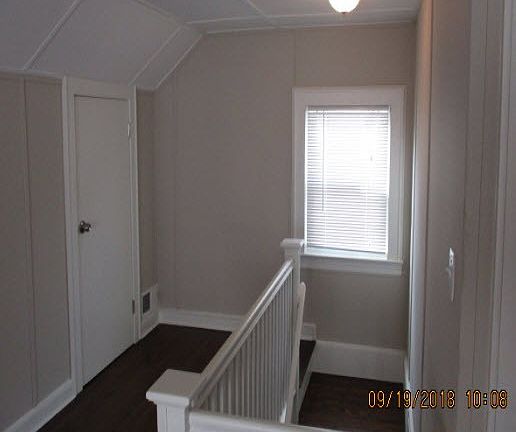 5th image of 74 Lakewood Ter