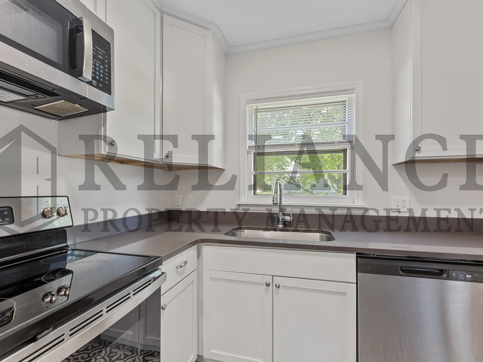 653 Harding Street - 1 — Photo 3
