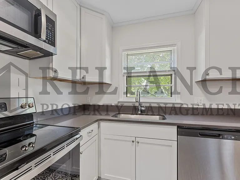 653 Harding St — Photo 12