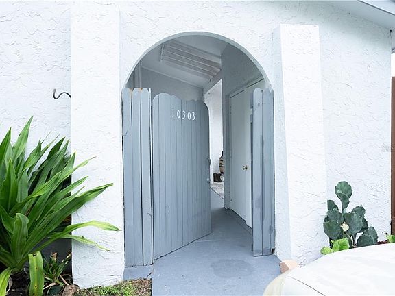 3rd image of 10303 Rosemount Dr