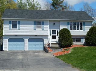 8 Daisey Ln, Hampden, ME 04444