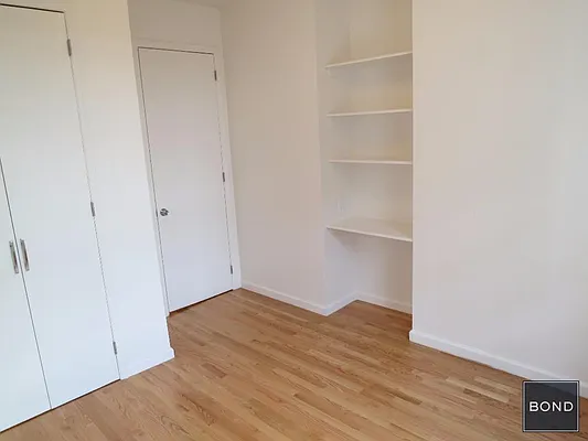 Rented by Bond New York | media 39