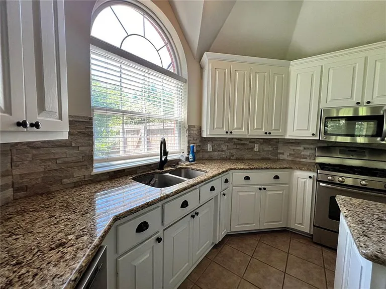 5408 W Redbud St — Photo 2