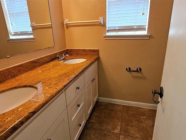 6719 McCullum Rd — Photo 20