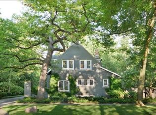 329 N Mayflower Rd, Lake Forest, IL 60045