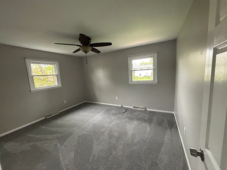 931 Iroquois Dr — Photo 9