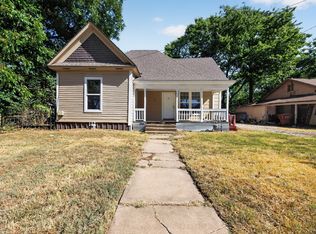 514 W 6th St, Bonham, TX 75418