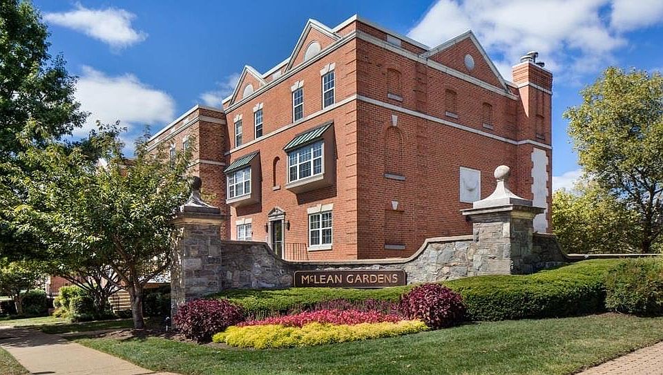 View from street. McLean Gardens neighborhood has preserved abundant natural surroundings, trees, open space and even a community garden. This is a wonderful and very walkable neighborhood adjacent to Cleveland Park. It is centrally located with a conveni