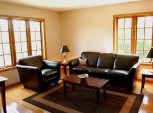 5895 Blackberry Trl, Inver Grove Heights, MN 55076