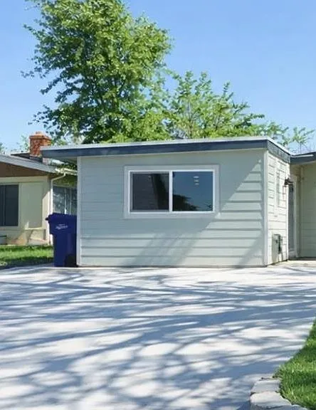 5650 San Vincente Way #B — Photo 2