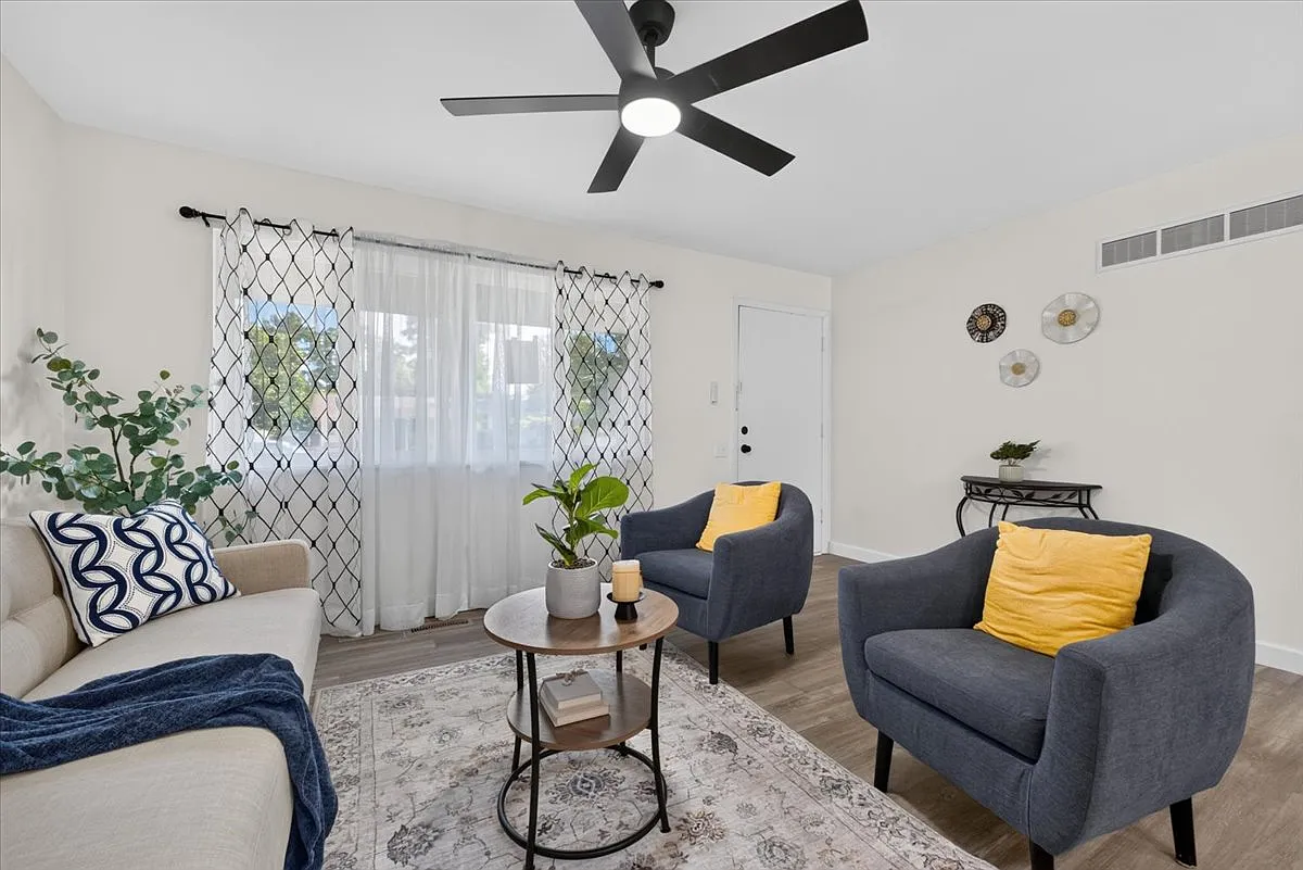 3 bed, 968 sqft, $2,100 — Photo 4