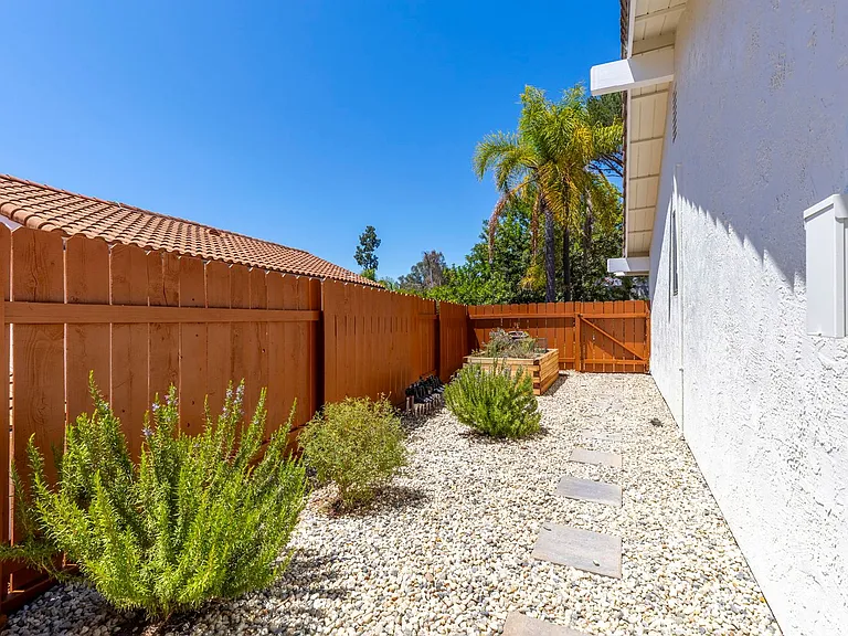 9987 Mesa Madera Dr — Photo 17