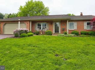 1160 Marie Ave, Ephrata, PA 17522