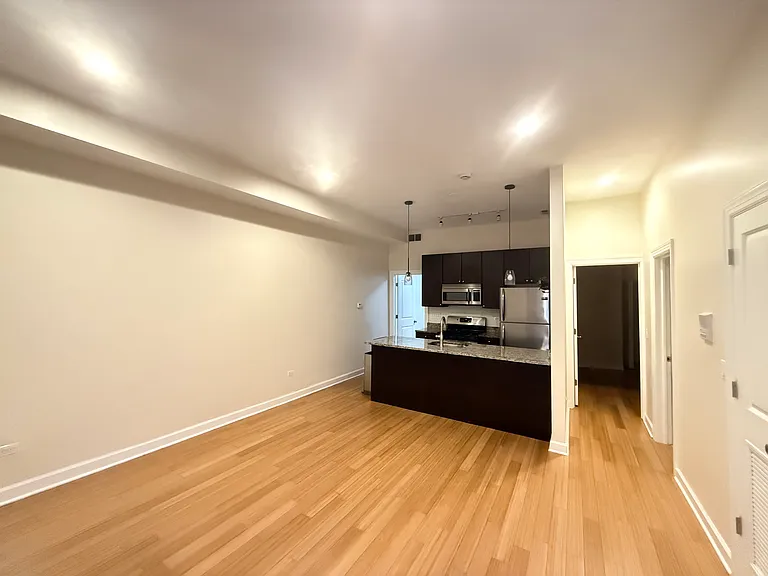1713 W Le Moyne St #1F — Photo 1