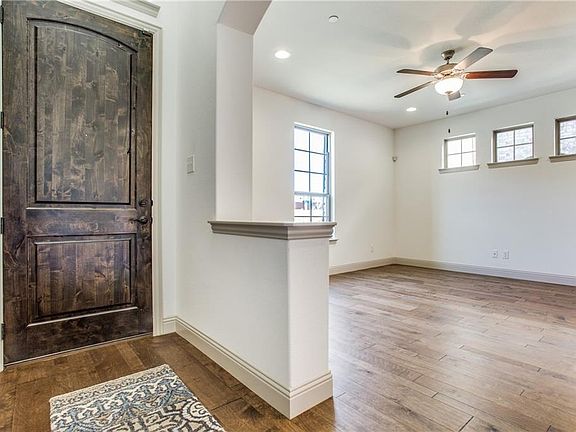 5th image of 3032 Decker Dr
