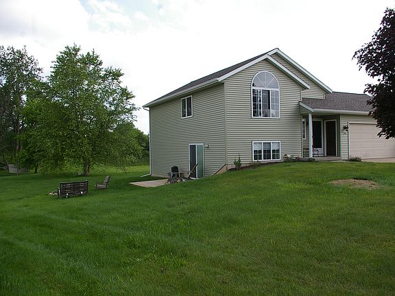 2nd image of 340 Prairie Run Dr NE