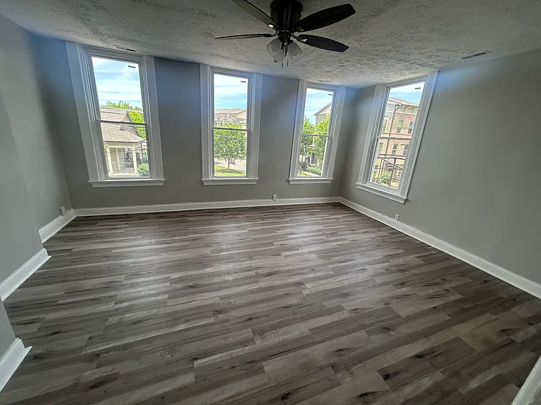 231 E 11th St #2 — Photo 5
