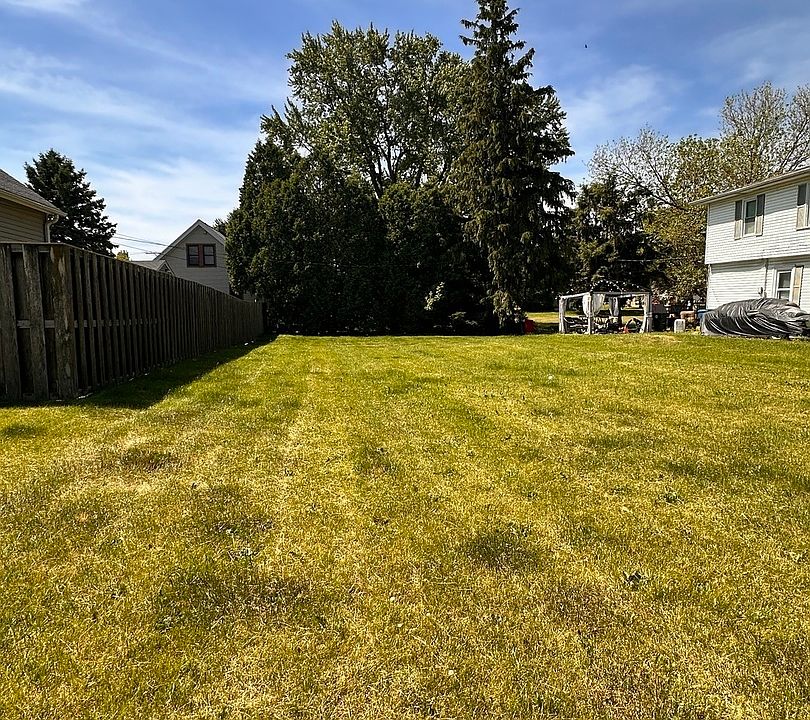 1st image of 1615 Oak St
