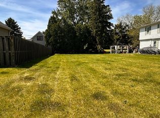 1615 Oak St, Hanover Park, IL 60133