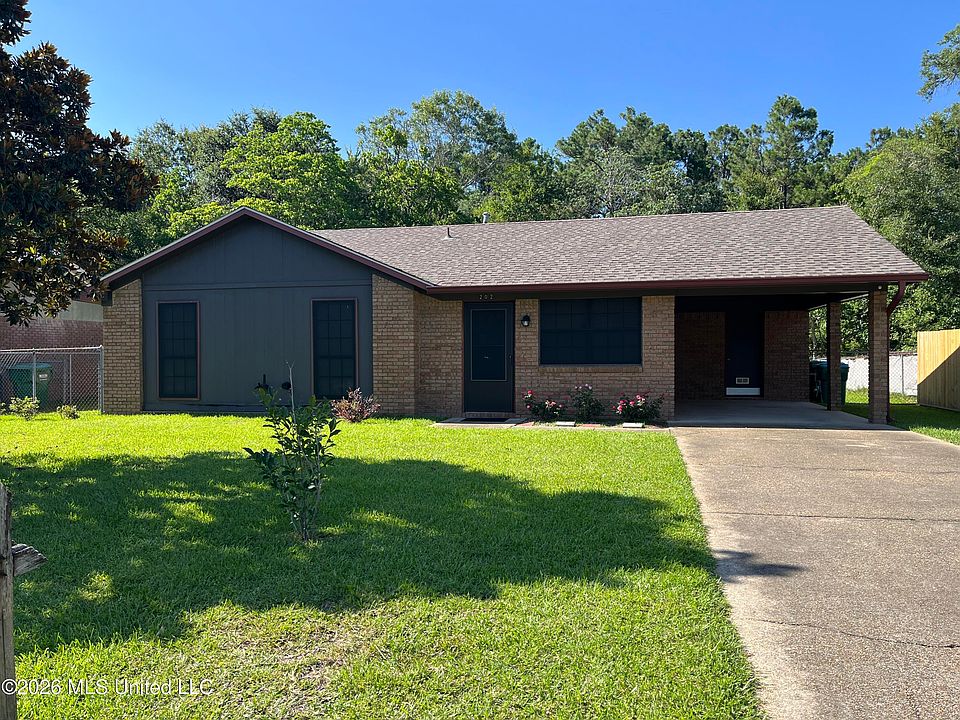 1st image of 202 Mary Dr
