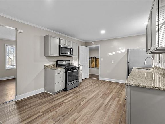 2nd image of 528 N Buckoak St