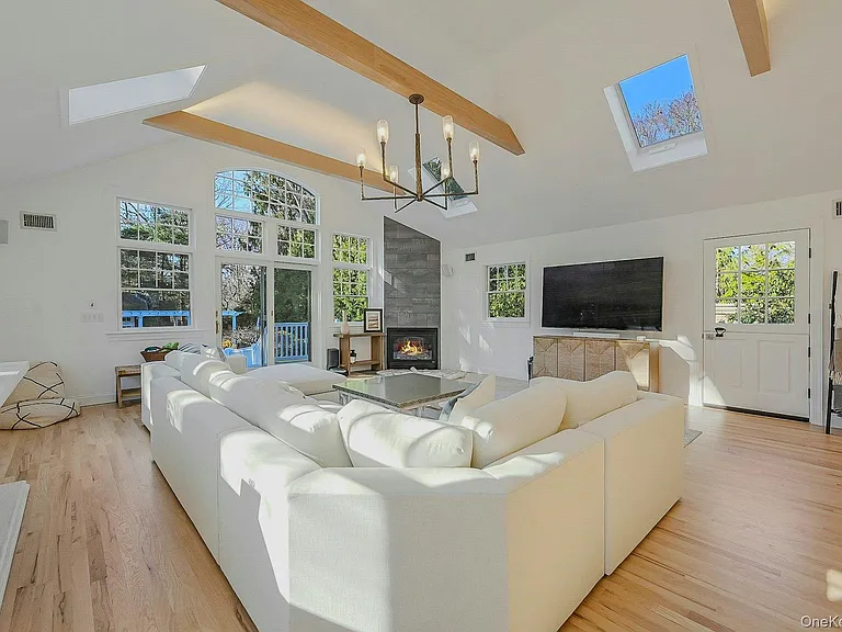 5270 Nassau Point Rd — Photo 6