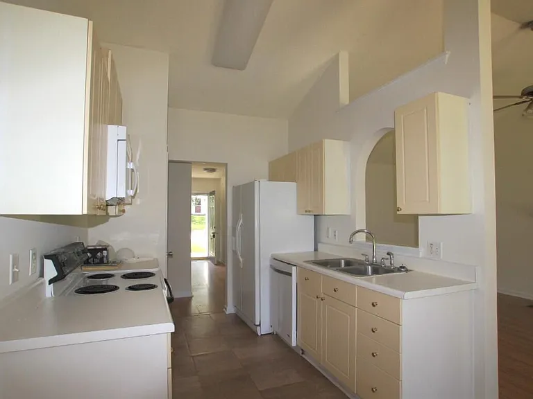 5219 Eagles Landing Dr — Photo 4