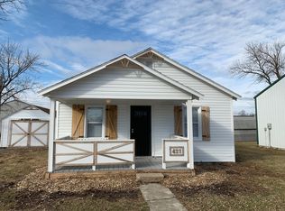 421 Jenkins St, Centralia, MO 65240