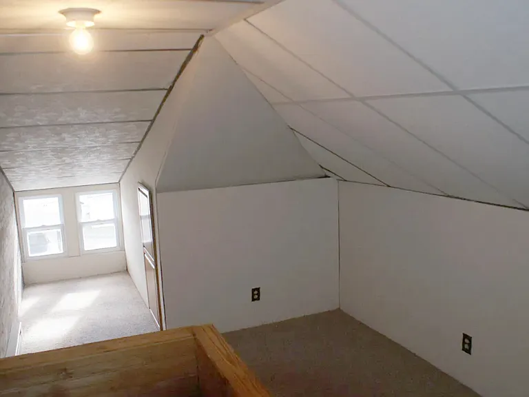 130 N Walnut St — Photo 9