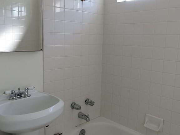 5th image of 5073 Voltaire St