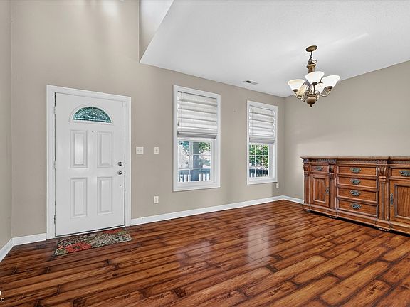 5th image of 5889 Monticello Square Ln