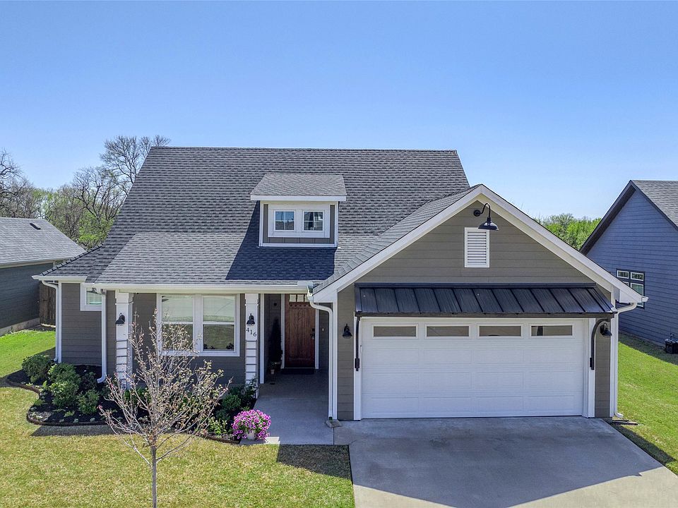 1st image of 416 Carneros Dr
