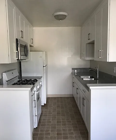 112 N Mar Vista Ave #5 — Photo 4