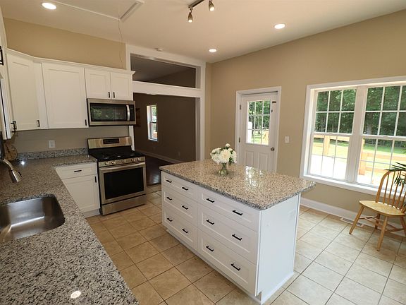 5th image of 2825 Idlewood Dr