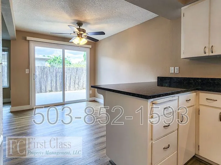 4319 SE 37th Ave — Photo 10