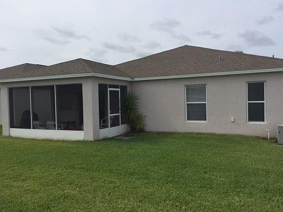 2nd image of 872 Greenleaf Cir