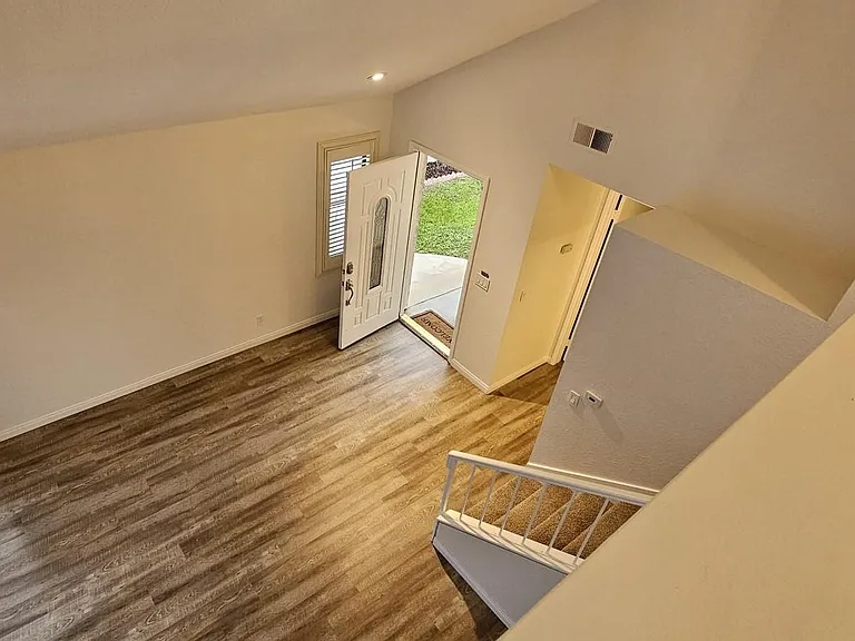 26032 Dundee Dr — Photo 17